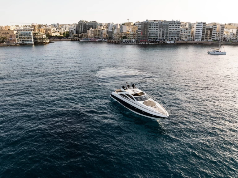 Yacht mieten in St. Julian's - Sunseeker Predator 72