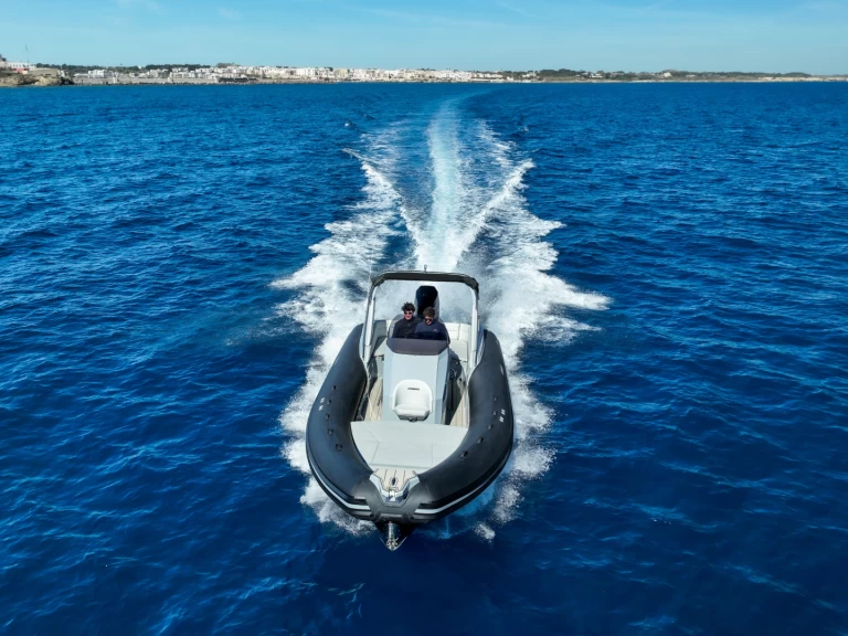 Ein Italboats Stingher 28GT Lux mieten in Altea