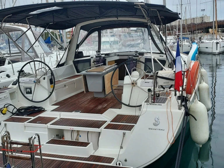 Bénéteau Oceanis 45 mieten Toulon