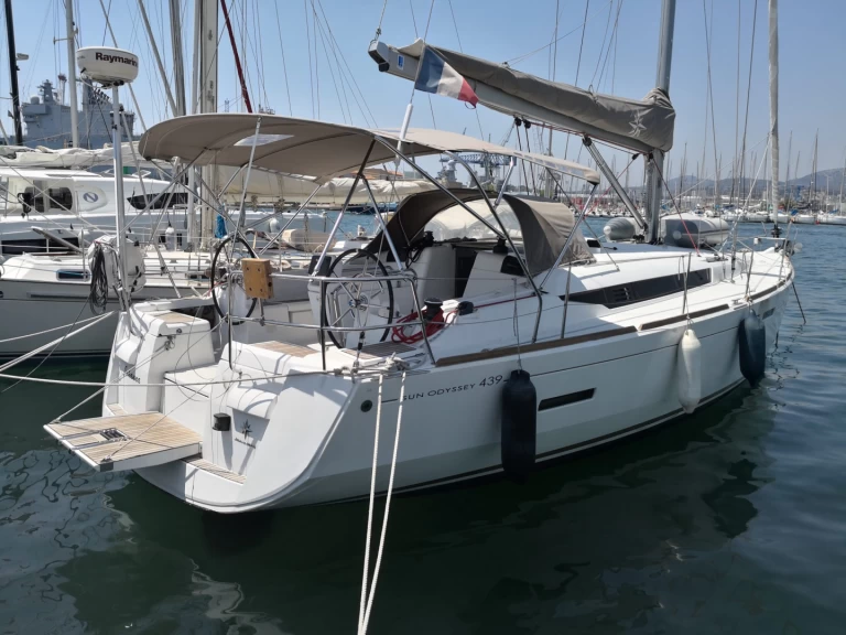 Boot mieten Toulon günstig Sun Odyssey 439