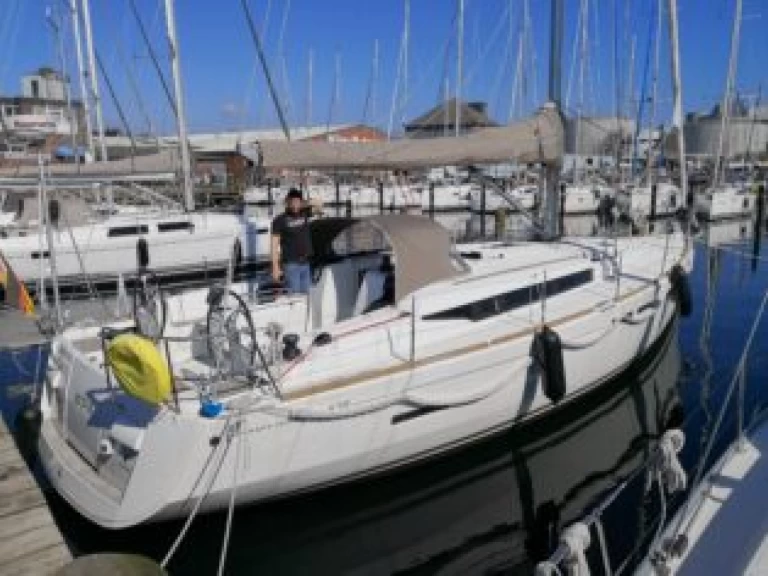 Segelboot mieten in Toulon - Jeanneau Sun Odyssey 439
