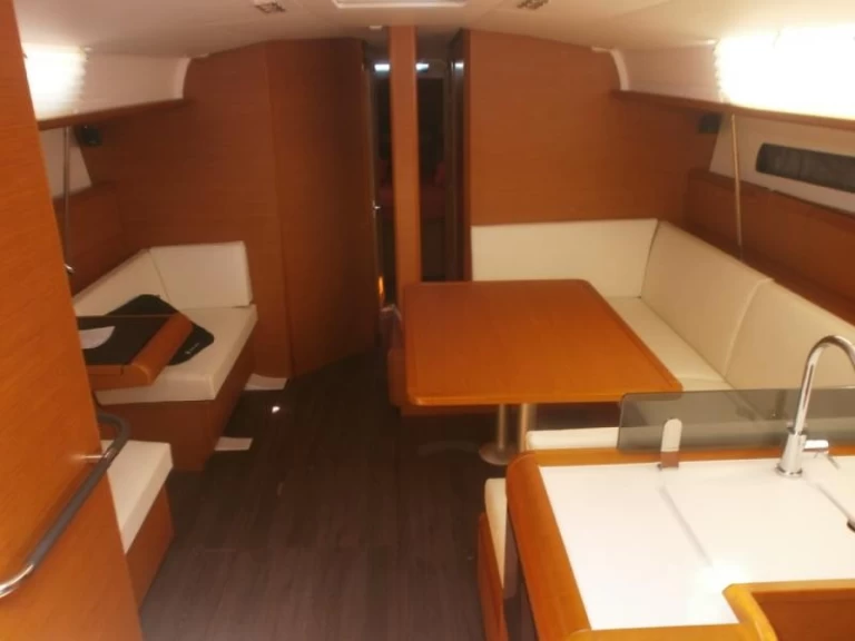 Segelboot mit oder ohne Skipper Jeanneau mieten in Toulon