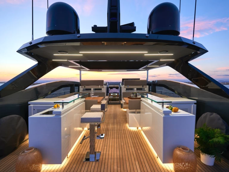 Bootsverleih Astondoa 100 Century Tivat Samboat