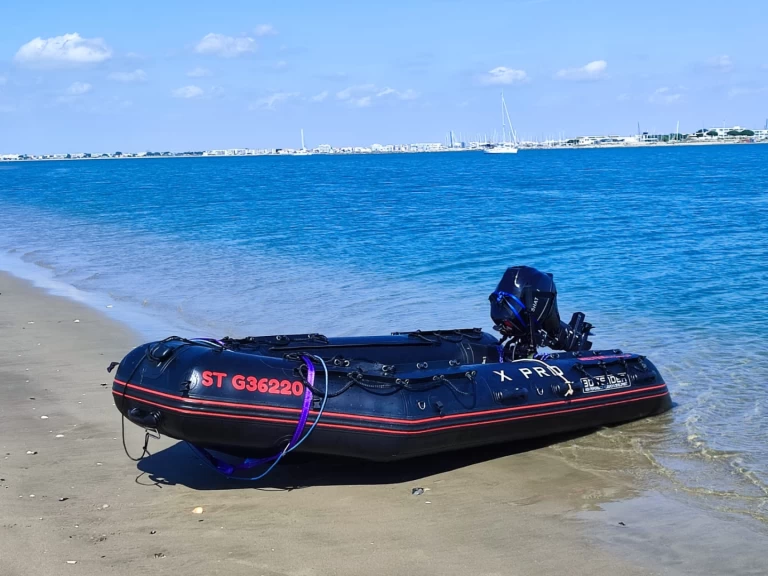 YachtCharter in Le Grau-du-Roi - 3D Tender Heavy Duty 360 auf SamBoat