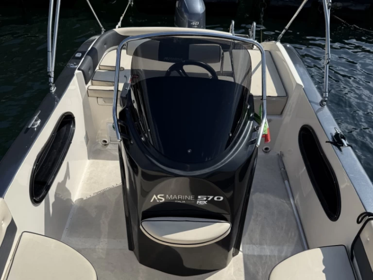Motorboot mieten in Como (City) zum besten Preis