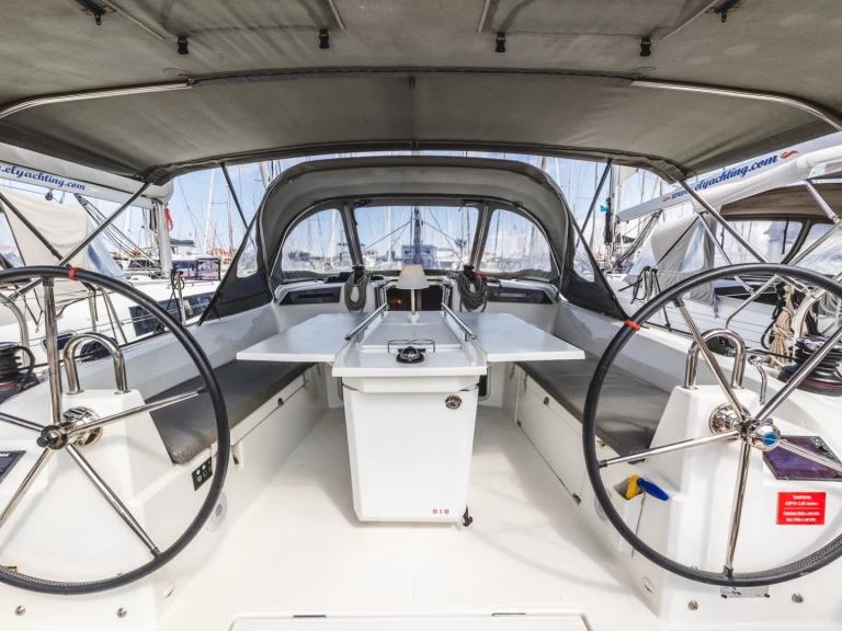 Vermietung Segelboot Bénéteau mit Führerschein