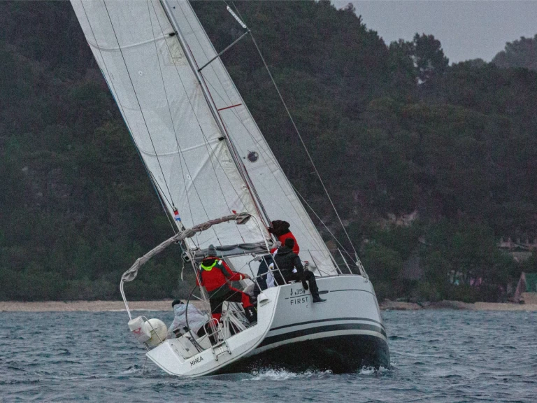 Vermietung Segelboot Bénéteau mit Führerschein