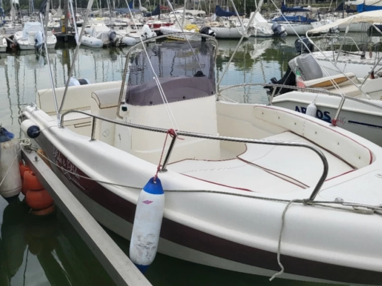 Motorboot mit oder ohne Skipper Rascala mieten in Tuoro sul Trasimeno