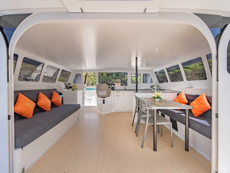 Stealth 420 F1 Power Catamaran mieten Phuket