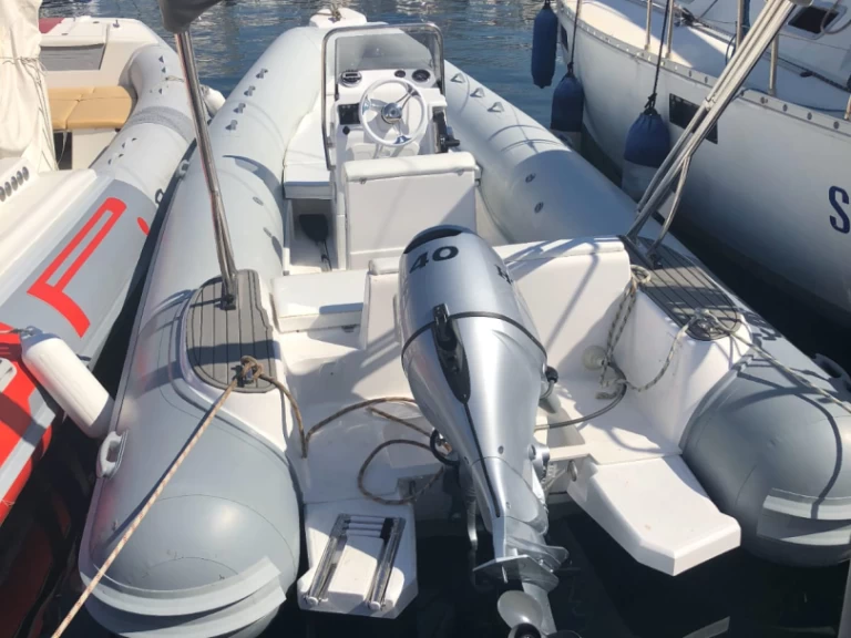 Ein op marine 19 mieten in Sorrent