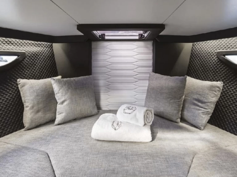 Yacht mieten in Nizza - Cranchi Cranchi E26