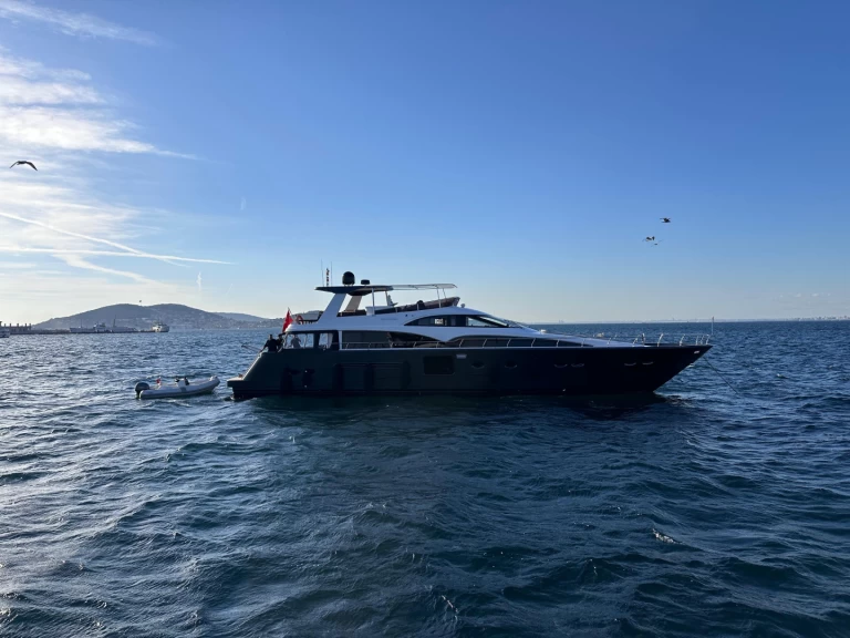 Ein costome made costome made mieten in Beşiktaş