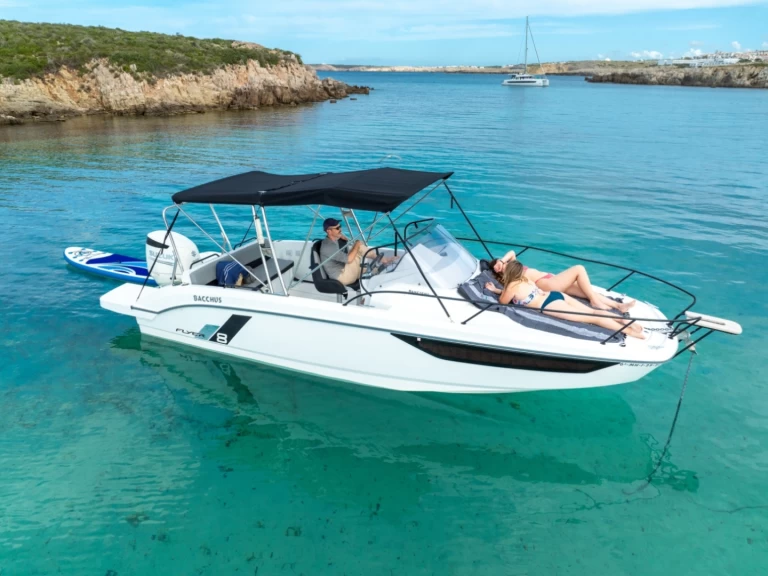 Motorboot mit oder ohne Skipper Bénéteau mieten in Mahón