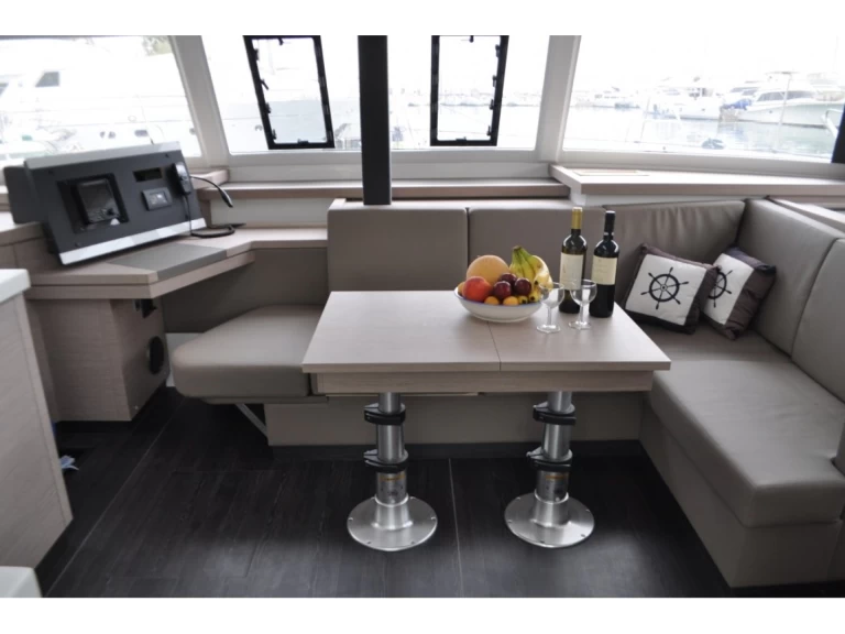 YachtCharter in Kallithea - Fountaine Pajot Astrea 42 auf SamBoat