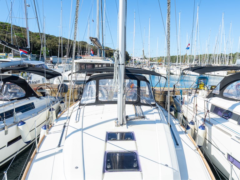 Segelboot mieten in Pula - Bénéteau Oceanis 38.1