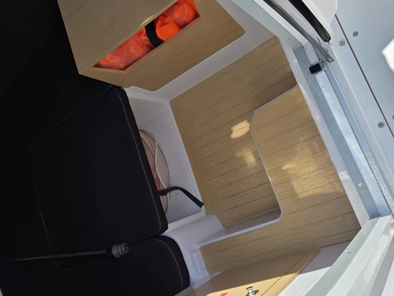 YachtCharter in Port-Camargue - Ranieri Shadow 20 auf SamBoat