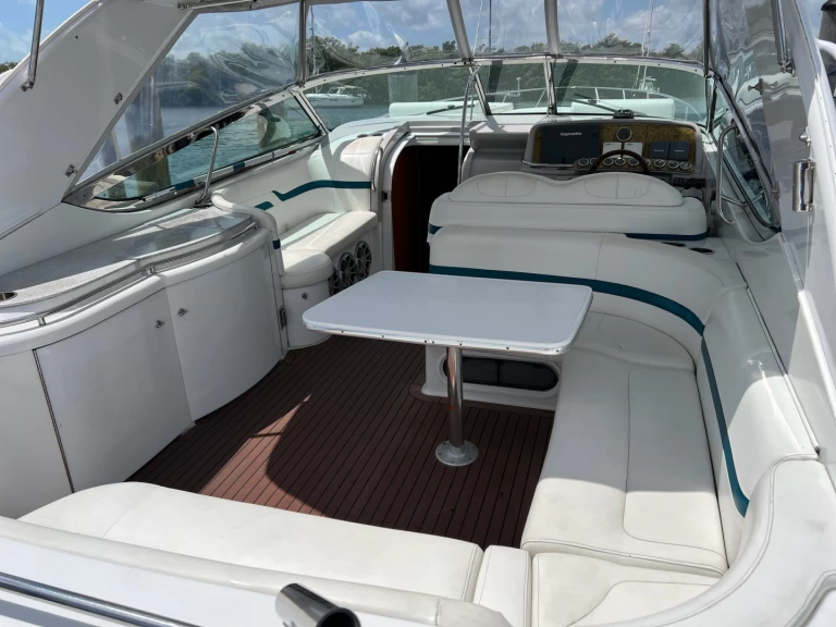 Ein Formula 400 SS DIESEL mieten in Miami