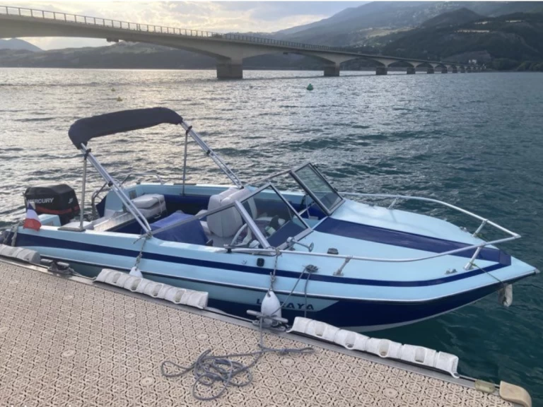 YachtCharter in Conjux - Glastron Ssv 172 auf SamBoat