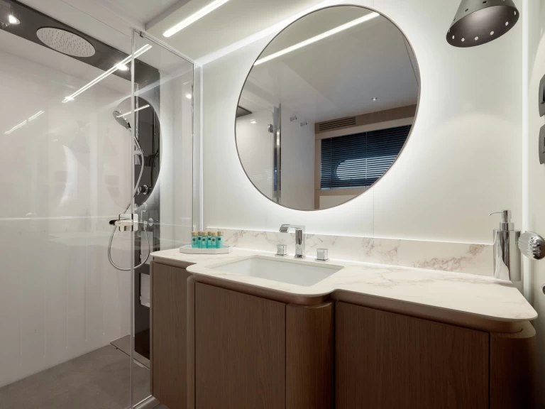 Yacht mit oder ohne Skipper Azimut mieten in Podstrana