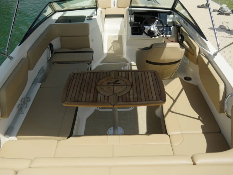 Motorboot mieten in Aix-les-Bains zum besten Preis