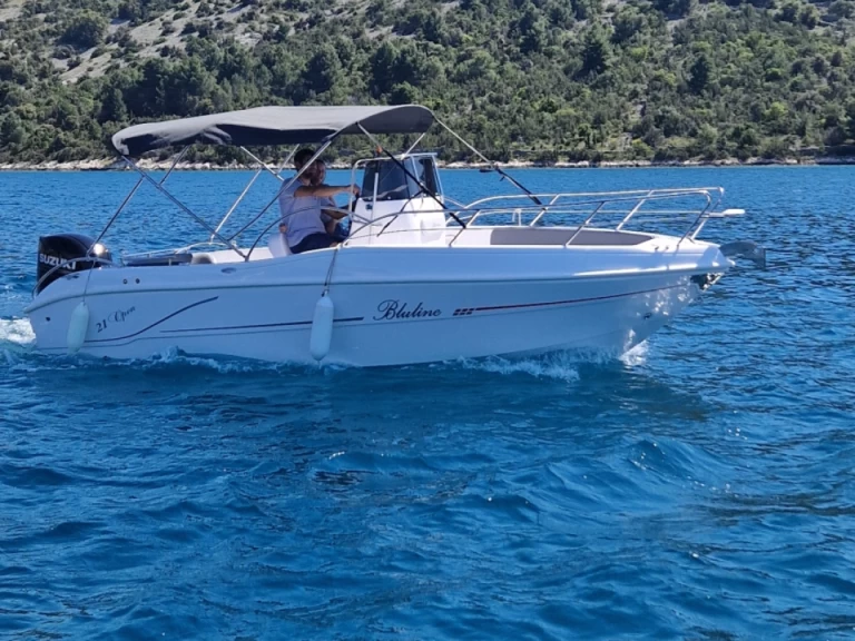 Motorboot mit oder ohne Skipper Bluline mieten in Trogir