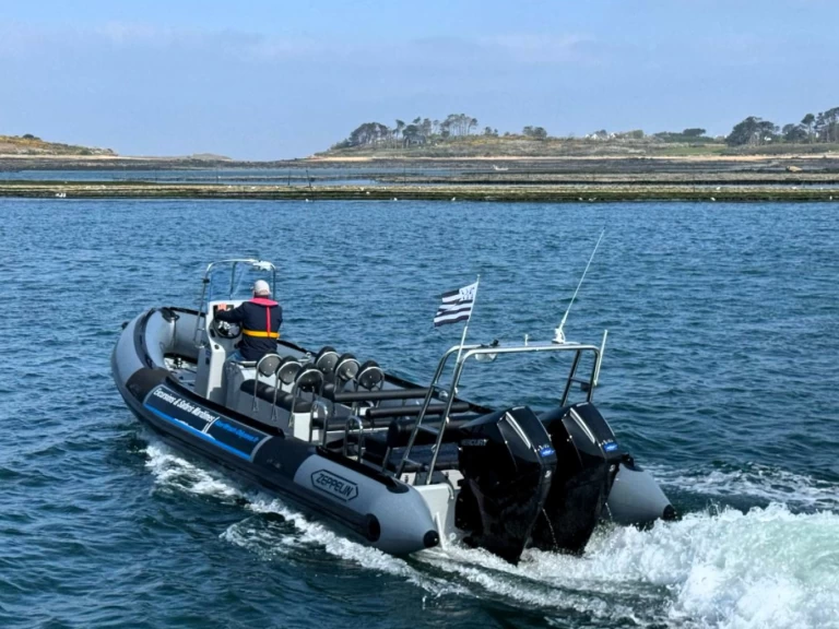 Vermietung Schlauchboot Zeppelin mit Führerschein