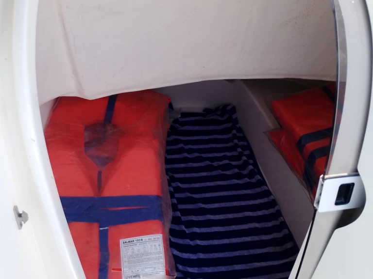 Boot mieten Antibes günstig Cap Camarat 555