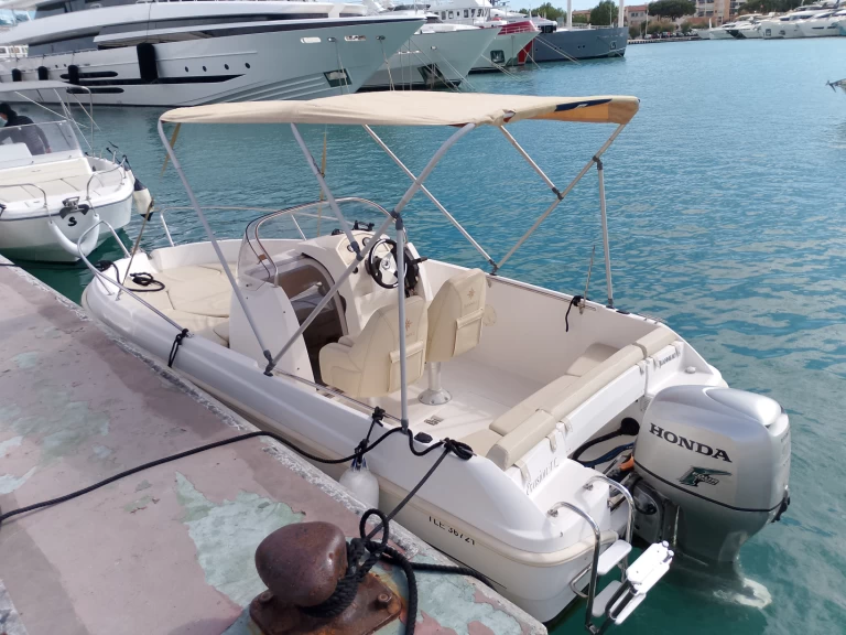 Motorboot mieten in Antibes - Jeanneau Cap Camarat 555