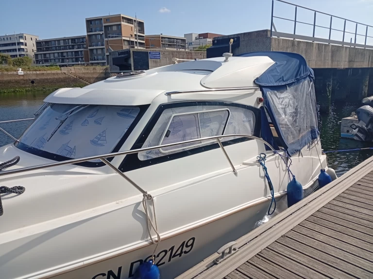 Quicksilver Activ 640 Weekend mieten Le Havre