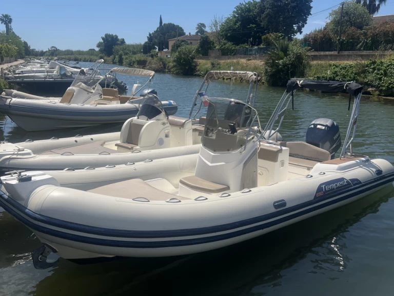 Capelli Capelli 690 mieten Hyères