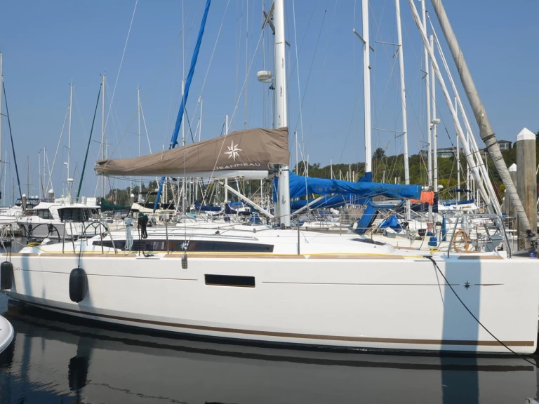 Bootsverleih Bénéteau Sun Odyssey 349 Larmor-Plage Samboat