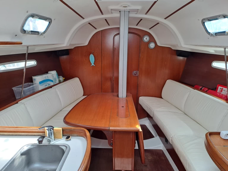 Ein Bénéteau First 31.7 mieten in Concarneau