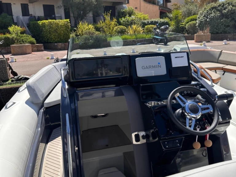 YachtCharter in Cogolin - Zodiac Medline 9 auf SamBoat