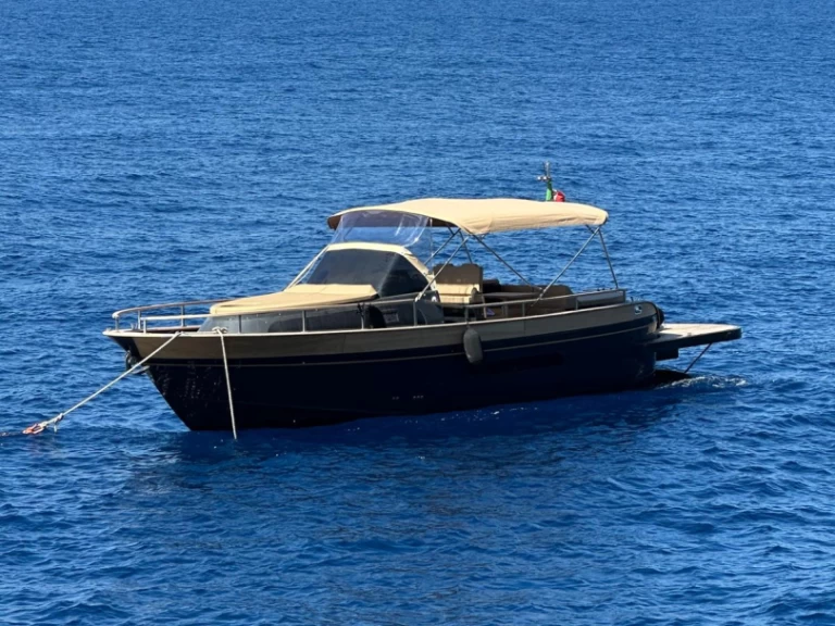 Motorboot mieten in Capri zum besten Preis