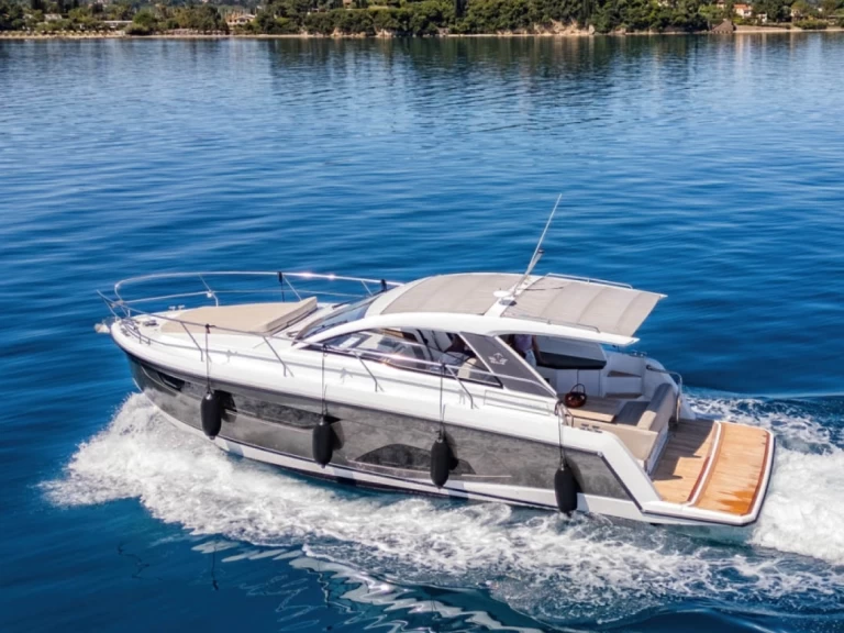 Ein Sealine S335 mieten in Korfu