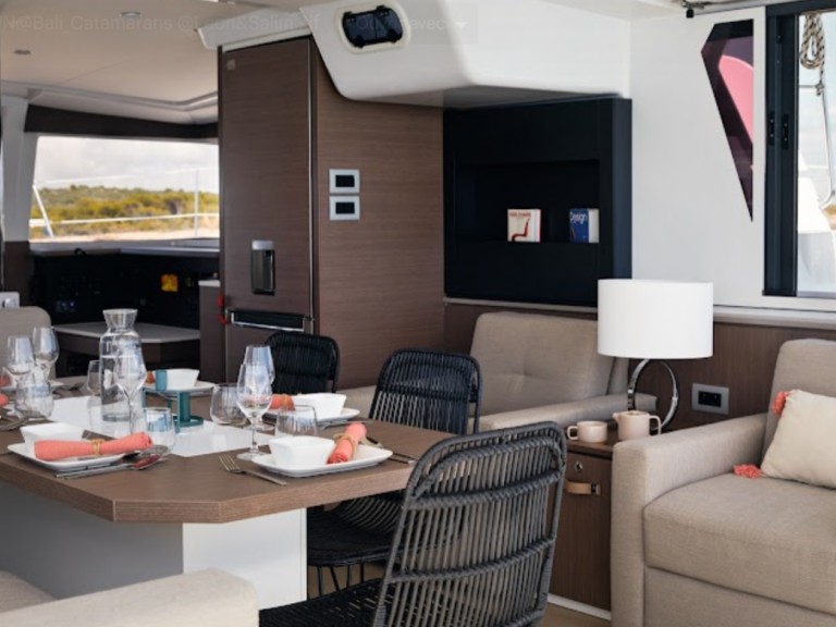 Ein BALI 4.2 NUMERO 3 BALI 4.2 NUMERO 3 mieten in Le Marin