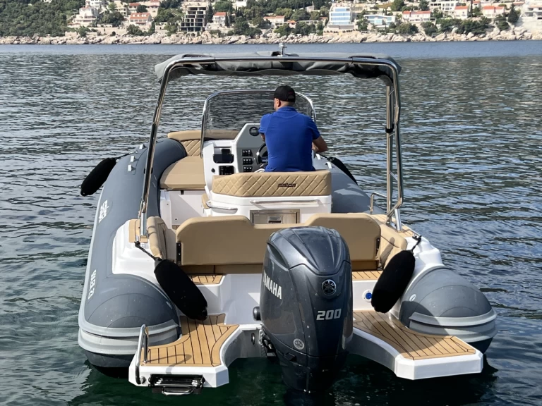 Vermietung Schlauchboot Salpa mit Führerschein