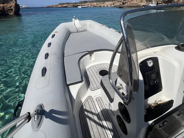 Ein Capelli Tempest 500 mieten in Sant Antoni de Portmany