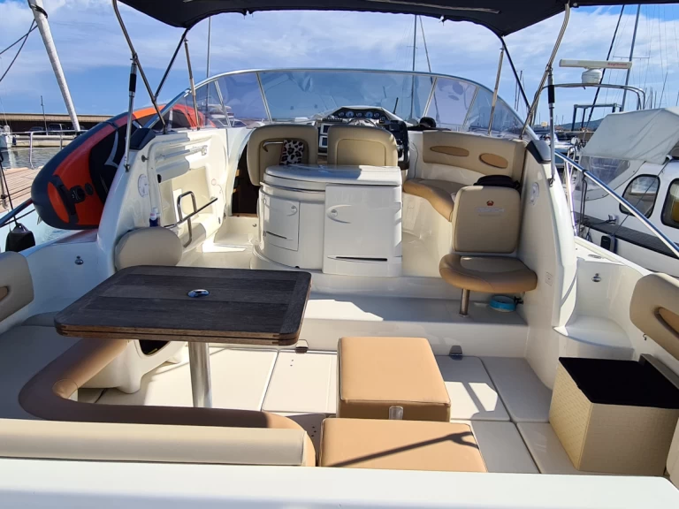 Motorboot mit oder ohne Skipper Cranchi mieten in Puntone