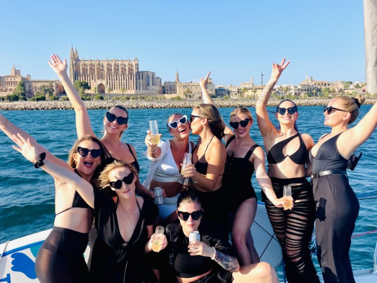 Ein Bénéteau Oceanis 473 mieten in Palma de Mallorca