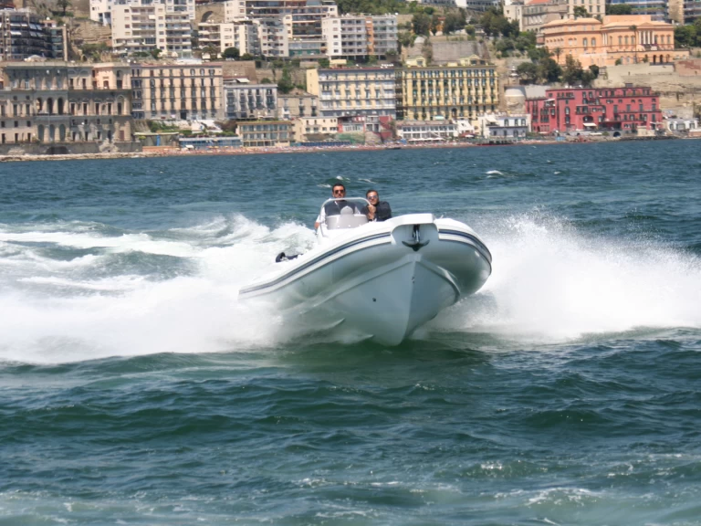 Vermietung Schlauchboot Asso mit Führerschein