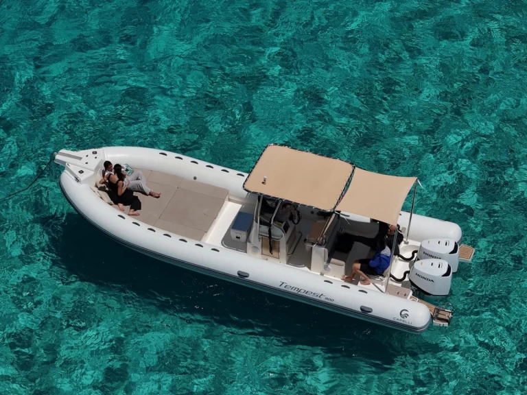 Ein Capelli Tempest 900 Sun mieten in Trapani Port