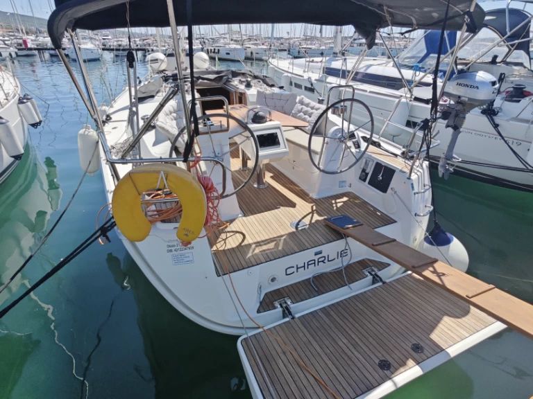 Ein Bavaria Cruiser 34 mieten in Punat