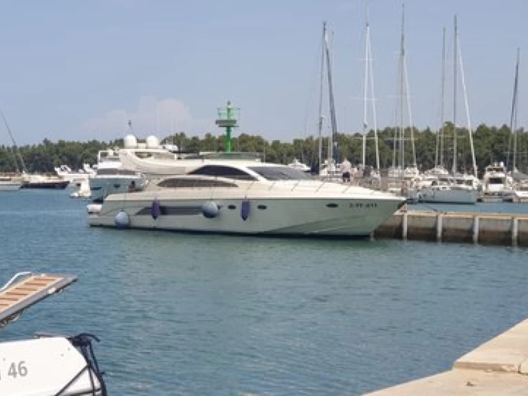 Riva Riva Dolcevita 70 Super - 3 + 1 cab. mieten Novigrad