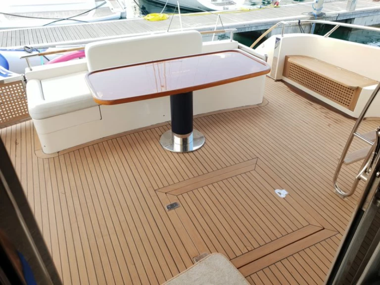 Ein Riva Riva Dolcevita 70 Super - 3 + 1 cab. mieten in Novigrad