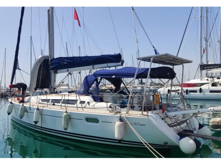 Ein Jeanneau Sun Odyssey 42i mieten in Álimos