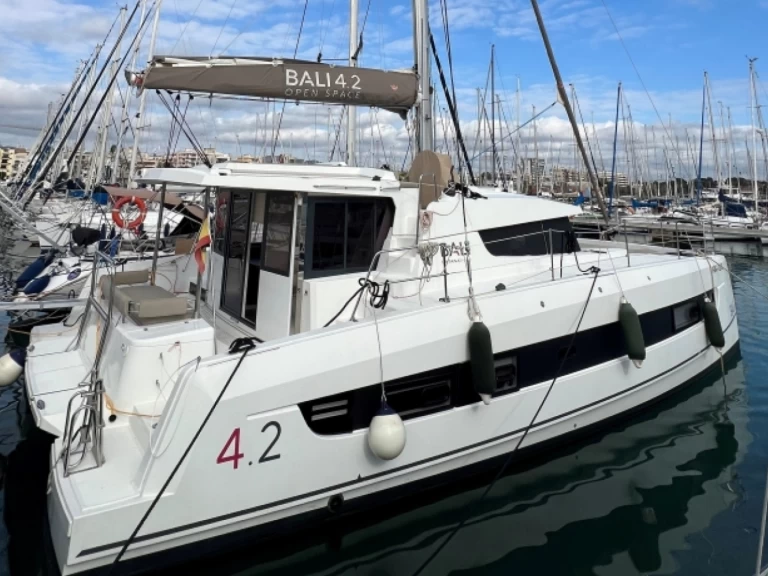 YachtCharter in Palma de Mallorca - Chantier Catana Bali 4.2 Open Space auf SamBoat