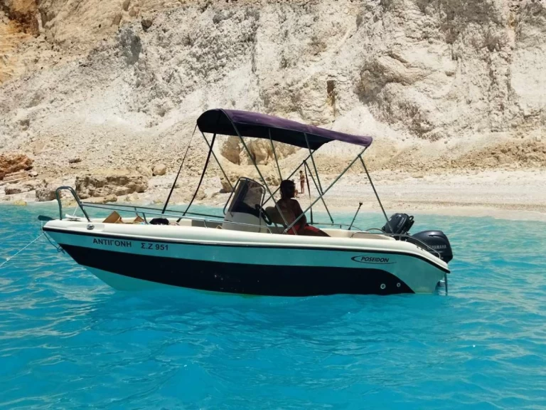 Motorboot mieten in Kerí zum besten Preis