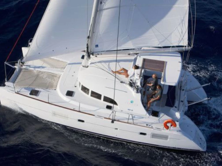 YachtCharter in Pointe-à-Pitre - Bénéteau Lagoon 380 auf SamBoat