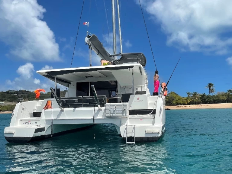 Ein Fountaine Pajot ISLA 40 (4 CAB + 1 /  2 SDB) mieten in Le Marin